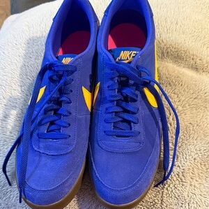 Nike Men's Royal Blue and Yellow Sneakers